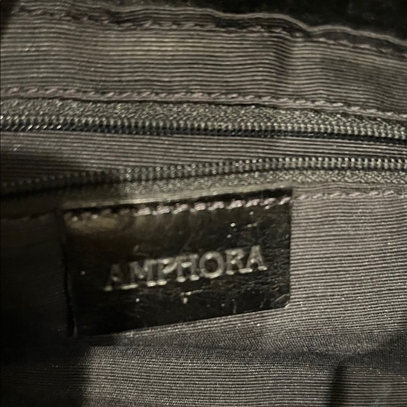 Amphora Black Leather Shoulder Bag